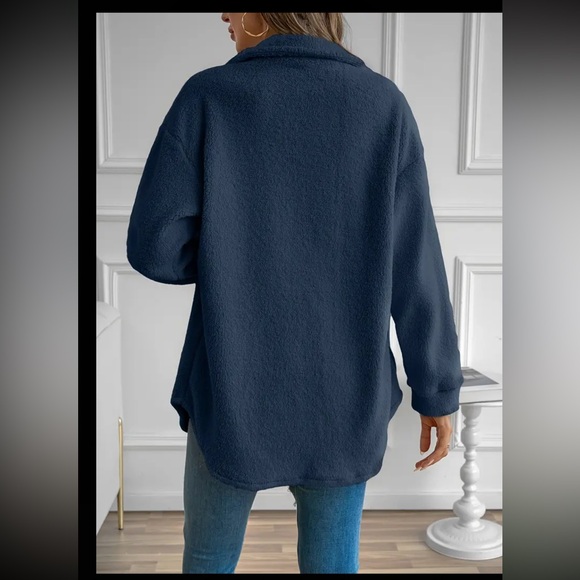 Elegant Teddy Coat for Women - Button-Up with Flap Pockets, Drop Shoulder Design - Picture 5 of 5